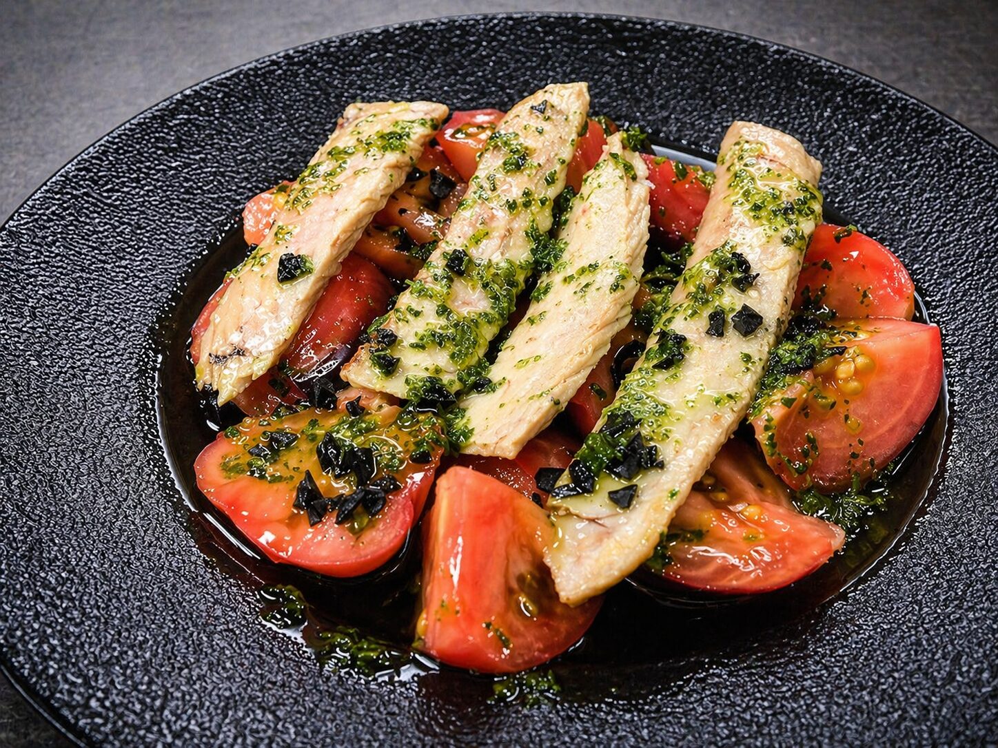 Ensalada de la casa ( Tomate Temporada con Ventresca) 